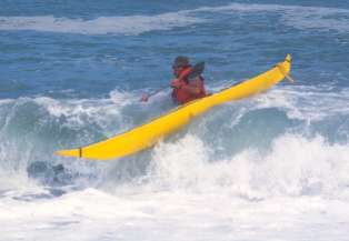 Paul Caffyn Surfs